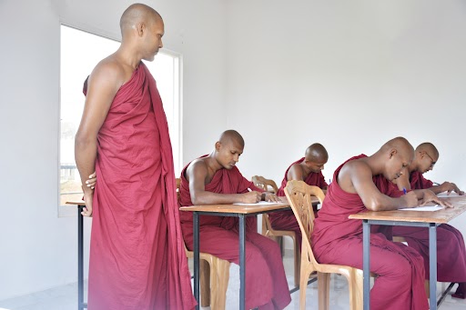 16- අයට තාවකාලික අයදුම්පත්